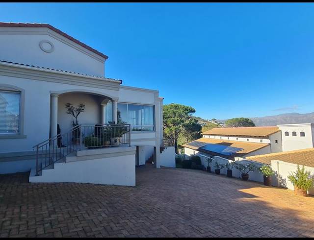 5 BEDROOM HOUSE FOR SALE IN DENNEGEUR